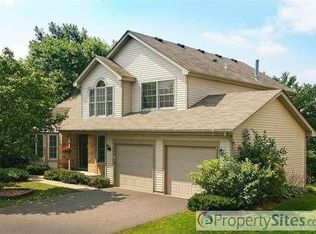 8644 Endicott Trl, Eden Prairie, MN 55347