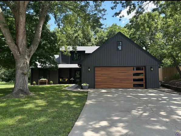 3007 Creekwood Dr, Lawrence, KS 66049