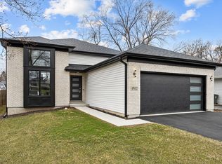 0N112 Leonard St, Winfield, IL 60190