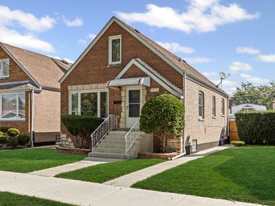 6039 S Kilbourn Ave, Chicago, IL, 60629