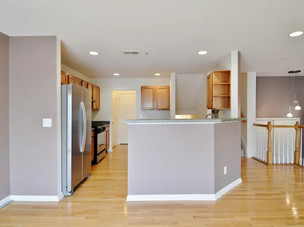 19 Marina Drive image 11 of 50