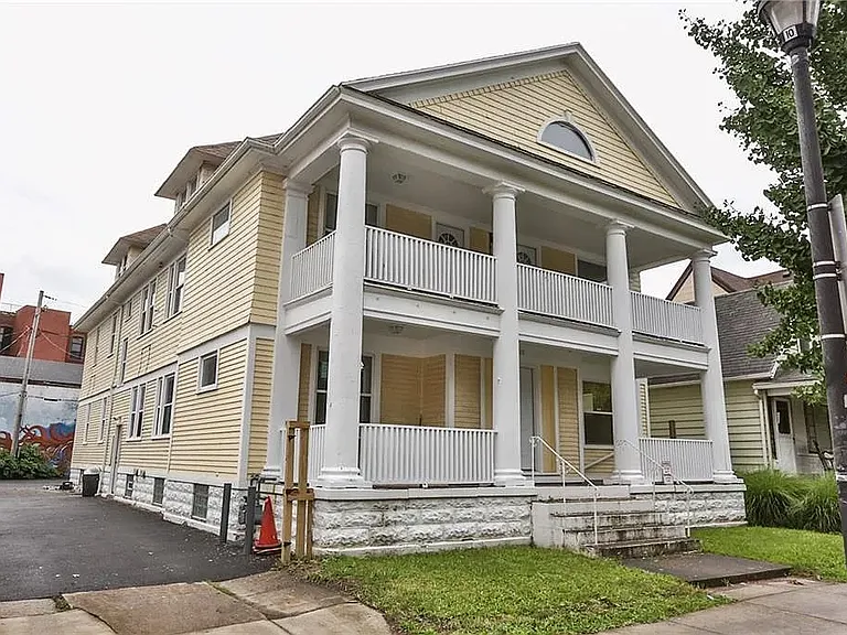 425 Gregory St #1 — Photo 2
