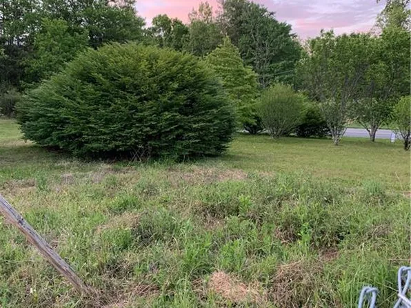 4409 N Old 52 Rd, Pinnacle, NC 27043