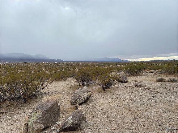 3rd image of 1160 W Iceberg Canyon Dr