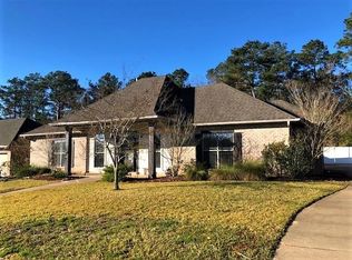 424 Ocho Rios Dr, Pineville, LA 71360