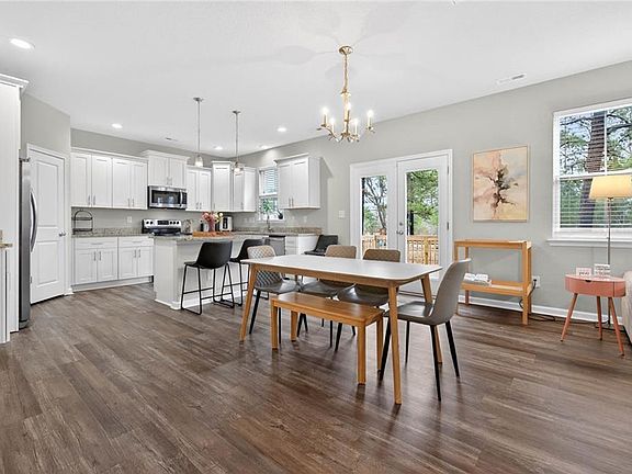 2nd image of 1014 Mains Creek Rd