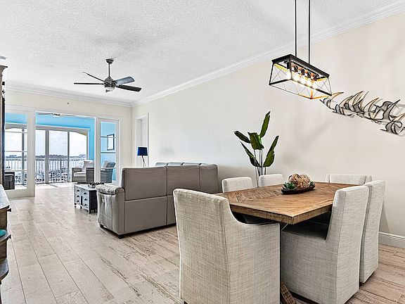 5th image of 34 Harbour Isle Dr W #Penthouse 03