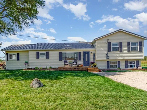 3600 S Eight Mile Rd, Wheeler, MI 48662