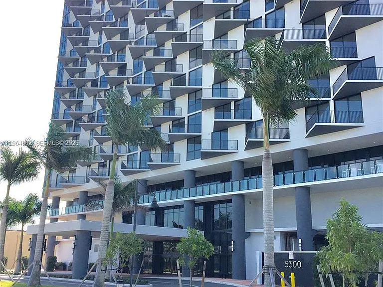 5300 Paseo Blvd #410 — Photo 2