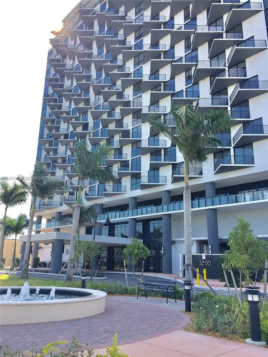 Building Photo - 5300 Paseo Blvd #410