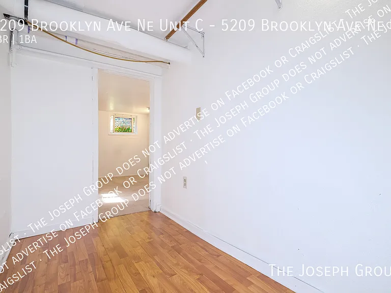5209 Brooklyn Ave NE #C — Photo 12