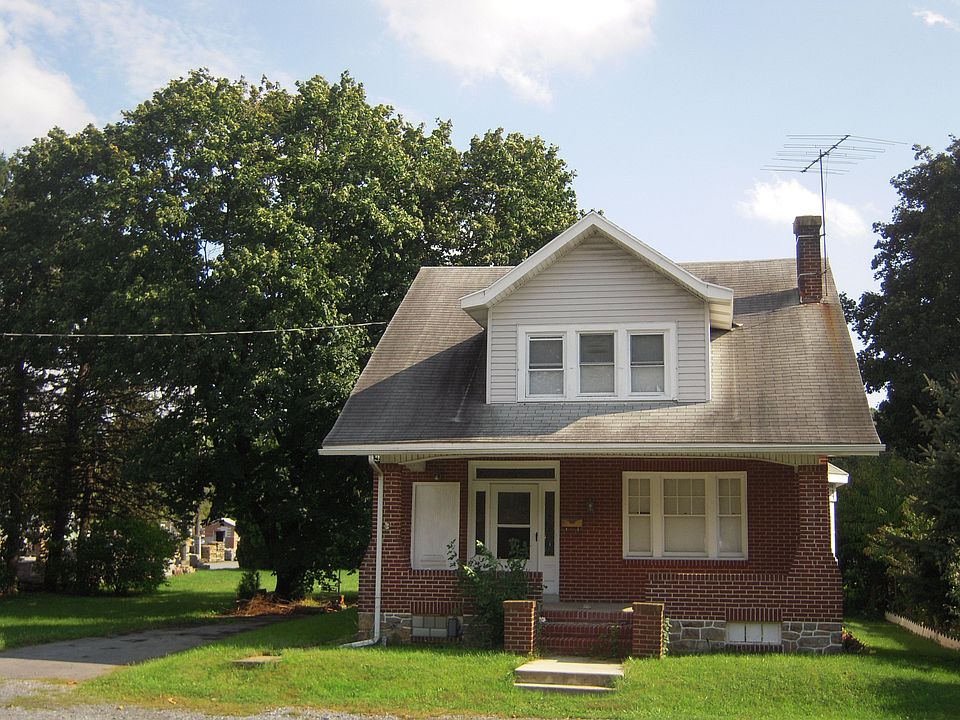 1st image of 308 W Main St