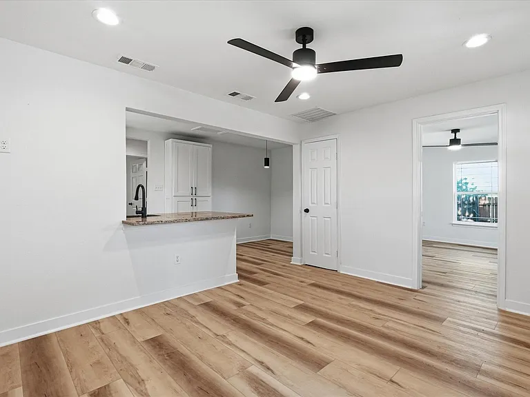5616 Wellesley Ave — Photo 5