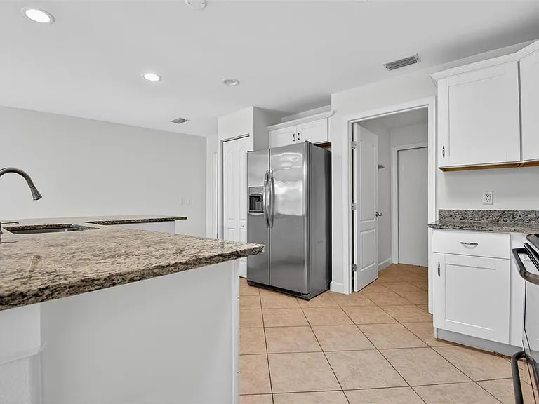 231 Wellington Dr — Photo 26