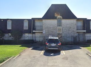 Le Chateau Apartments, Houston, TX 77081