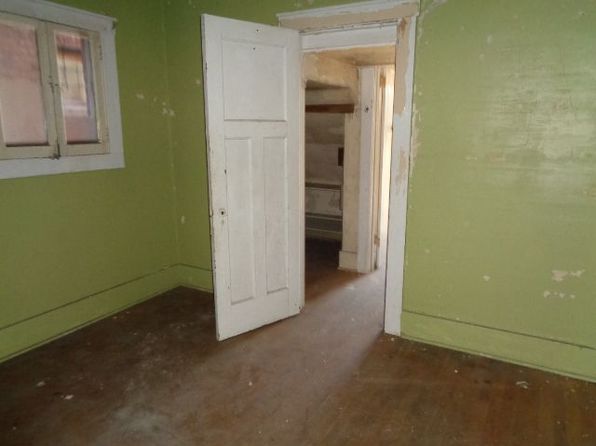 detroit-michigan-88436875 picture