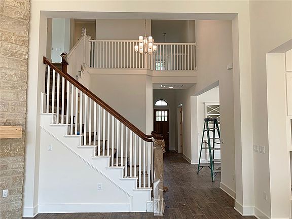 4th image of 7012 Vicenza Dr