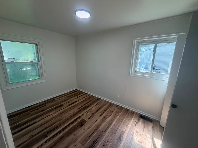 3932 Bennett Dr — Photo 6