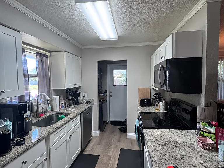 2559 Locksley Rd #1 — Photo 4