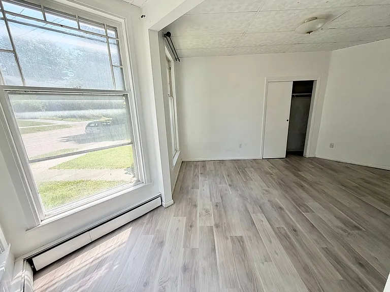 203 Maple St — Photo 17