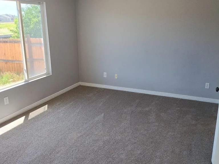 15720 E 48th Pl — Photo 7