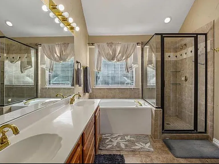 11012 Alexandria Dr — Photo 21