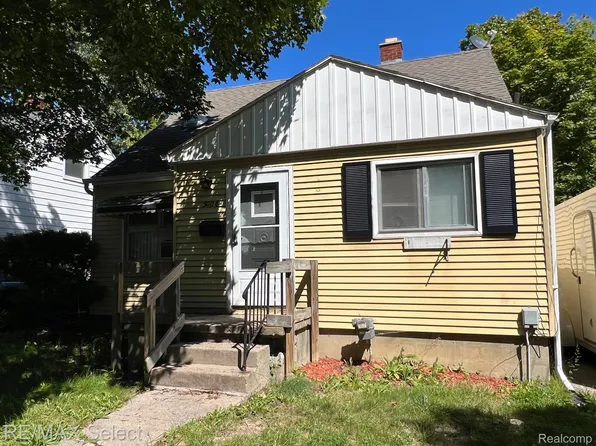 3006 Mackin Rd, Flint, MI 48504