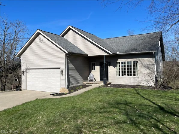 777 Highland Hills Dr, Howard, OH 43028