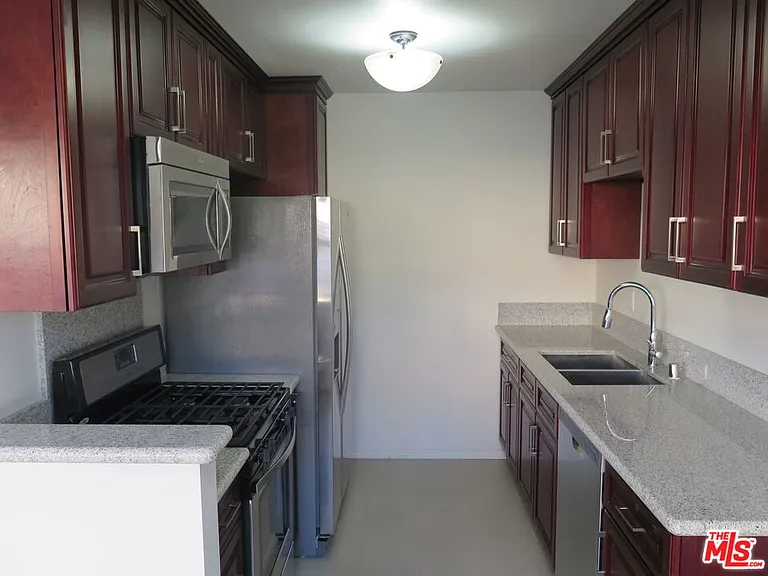 833 N Kingsley Dr #2 — Photo 9