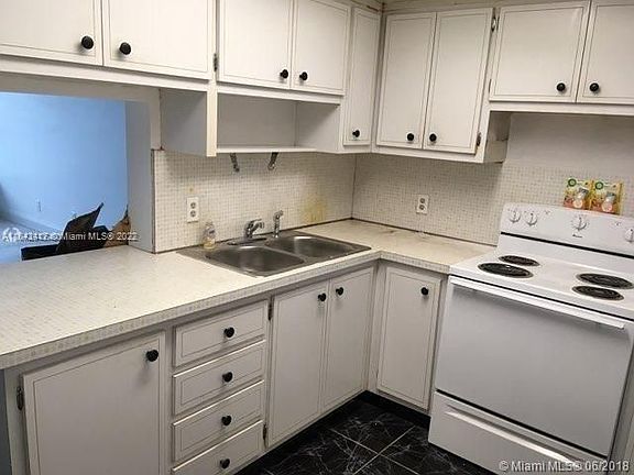 2nd image of 16801 NE 14th Ave APT 215