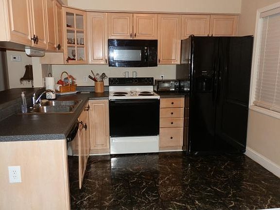 5th image of 500 Pebble St