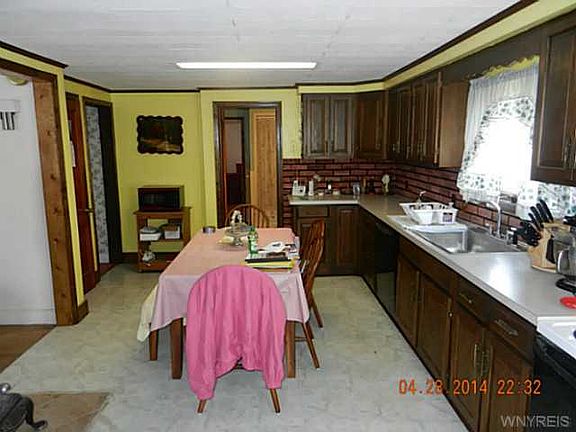 3rd image of 2636 Greenfield Ave