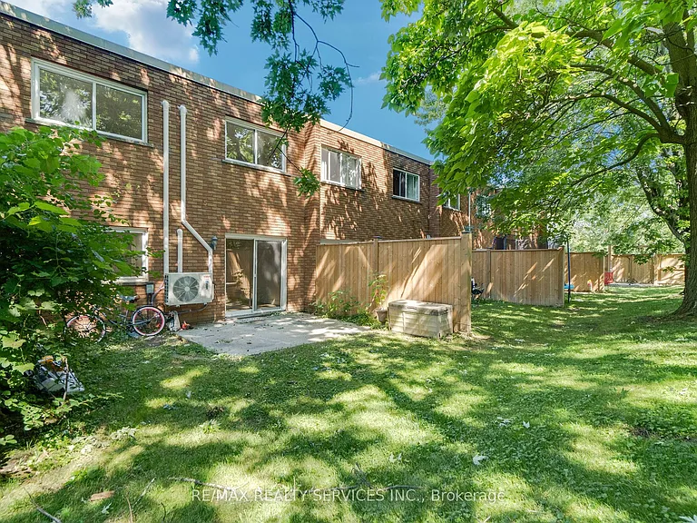 1140 Tavistock Dr #8 — Photo 18