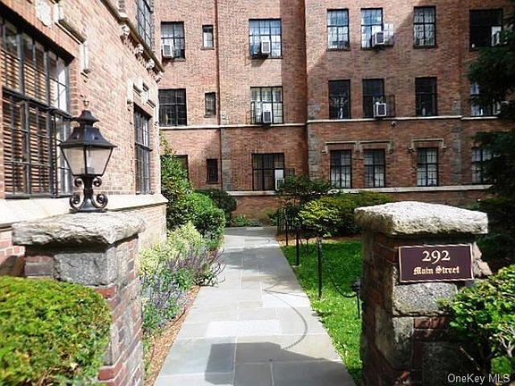 3rd image of 292 Main St APT 1F
