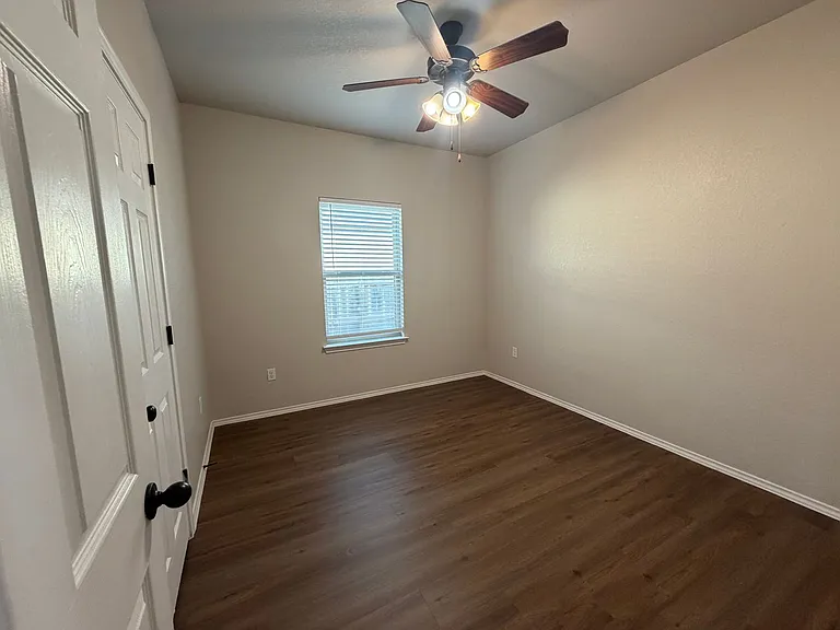 1129 Stanley Way — Photo 13
