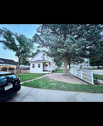 4th image of 807 N Somers Ave