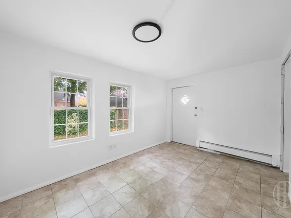 246-14 137th Road image 19 of 26