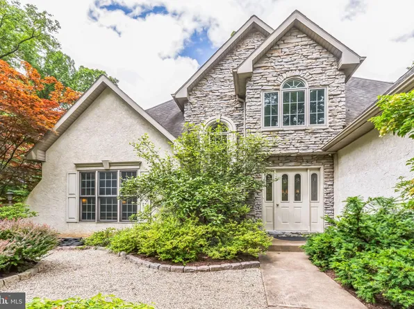 4454 Pinoak Ln, East Greenville, PA 18041