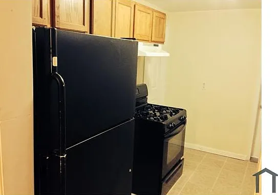 5515 Walton Ave — Photo 2