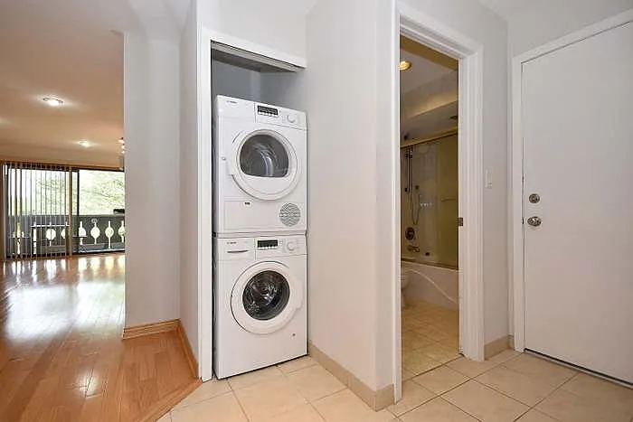 20 Parkside Ct #18 — Photo 5