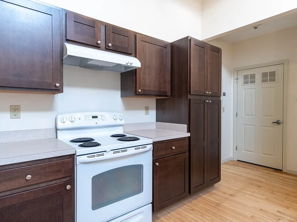 24 Main St #203