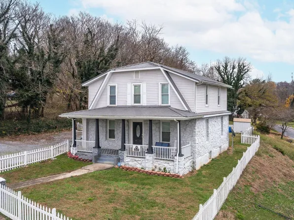 415 W Main St, Bedford, VA 24523