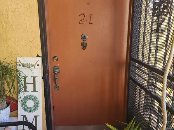 10839 NW 7th St APT 12-21, Miami, FL 33172