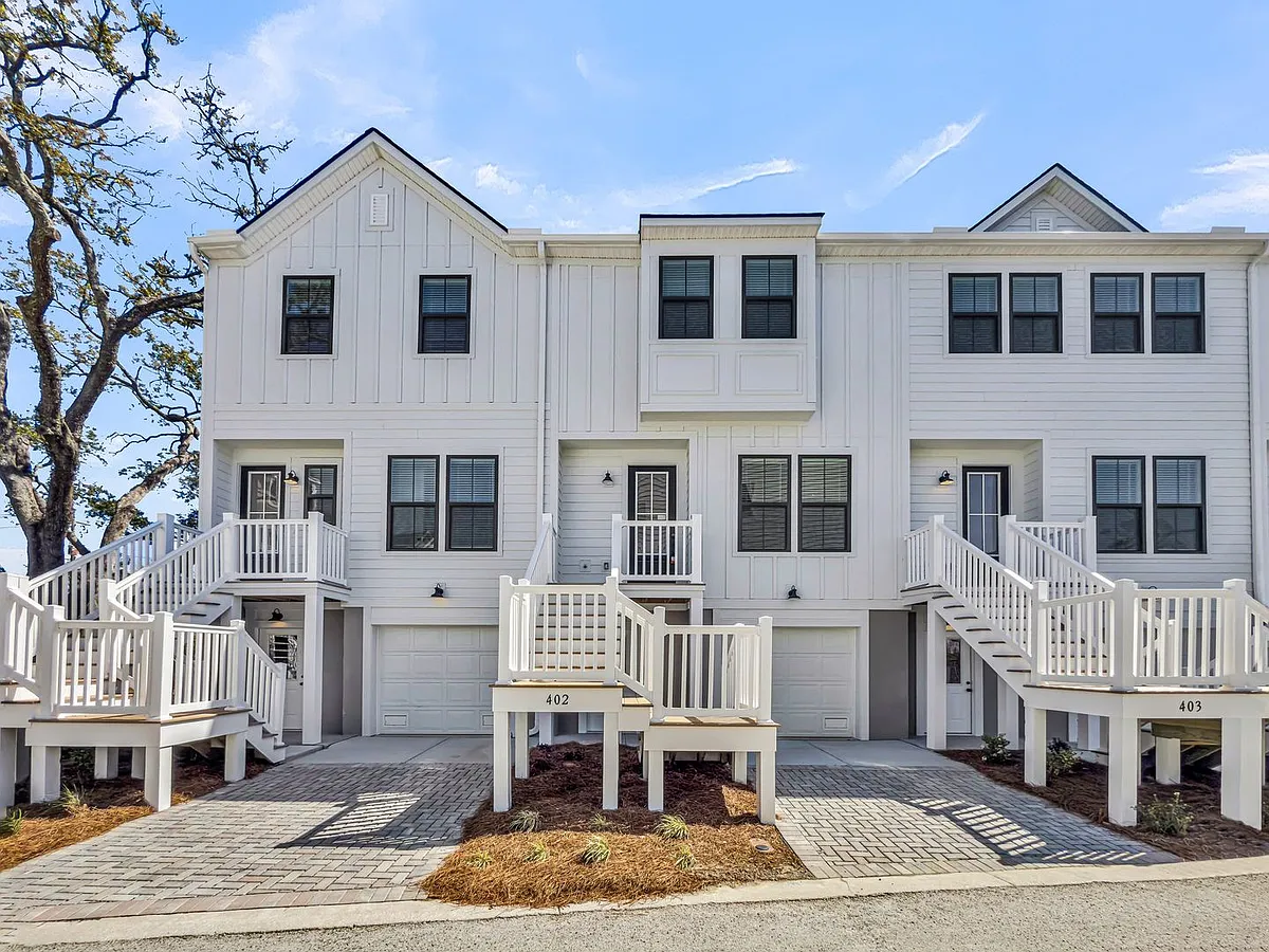 Building Photo - Tides at Park Circle