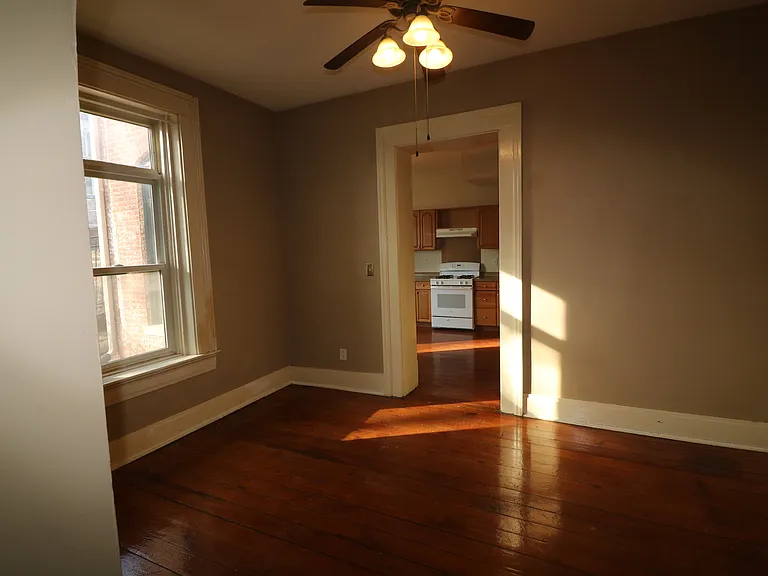 1316 E 10th St #1 — Photo 19