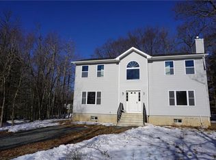 621 Washington Pl, Coolbaugh Twp, PA