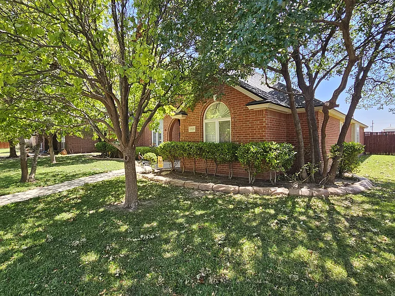 10306 York Ave — Photo 3