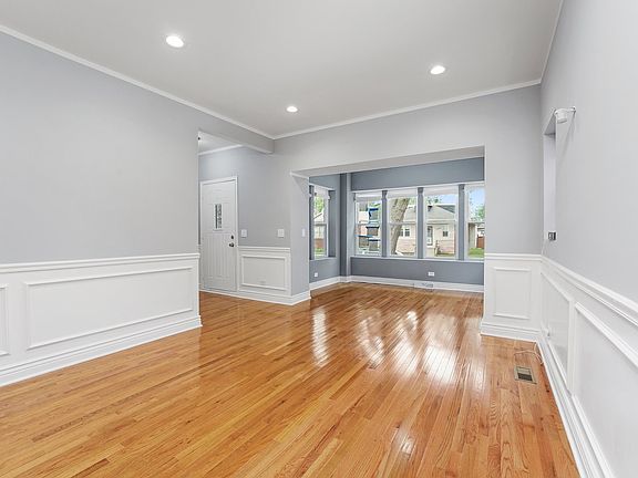 3rd image of 7938 S Euclid Ave