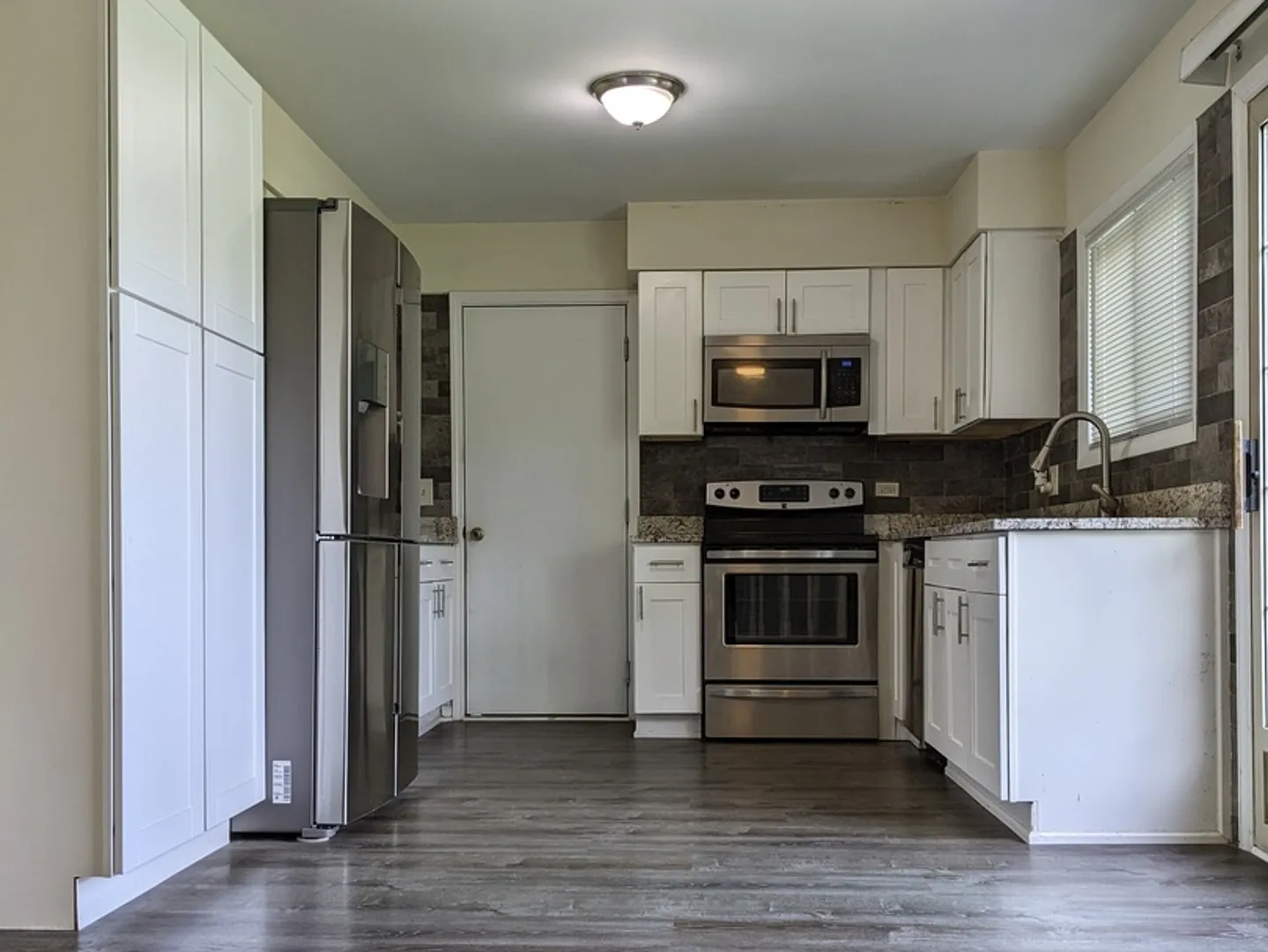 4 bed, 1.5 bath, 1140 sqft, $3,450 — Photo 4