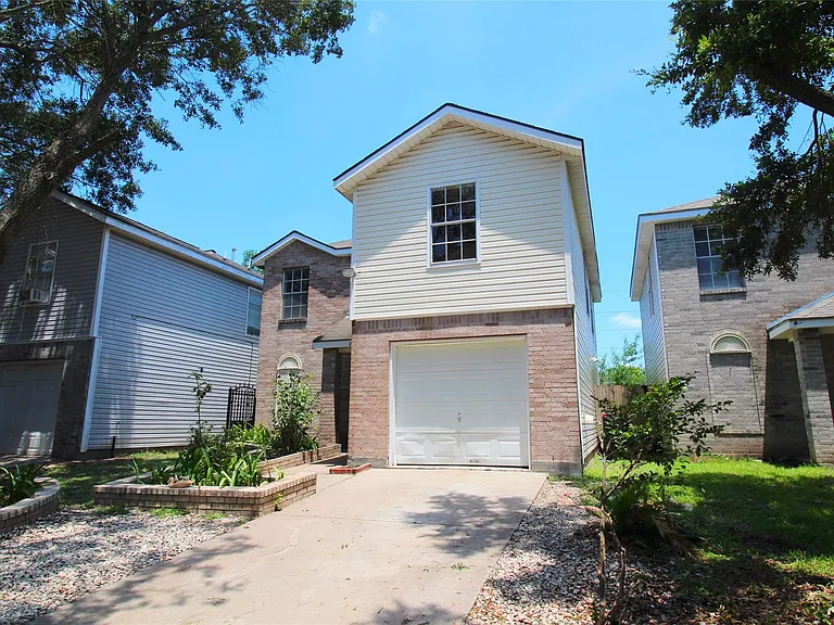 2117 Whittier Dr — Photo 3